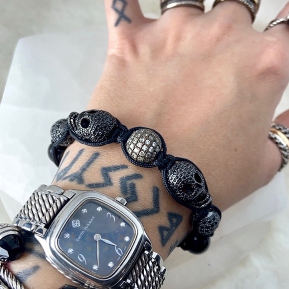 men or women Rock chic black rodhium & 2 cz skulls onyx macrame bracelet - Picture 11 of 13